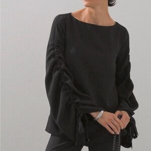 BLACK LABEL by Chico’s Black Ruched Sleeve Elegant
Top Size M